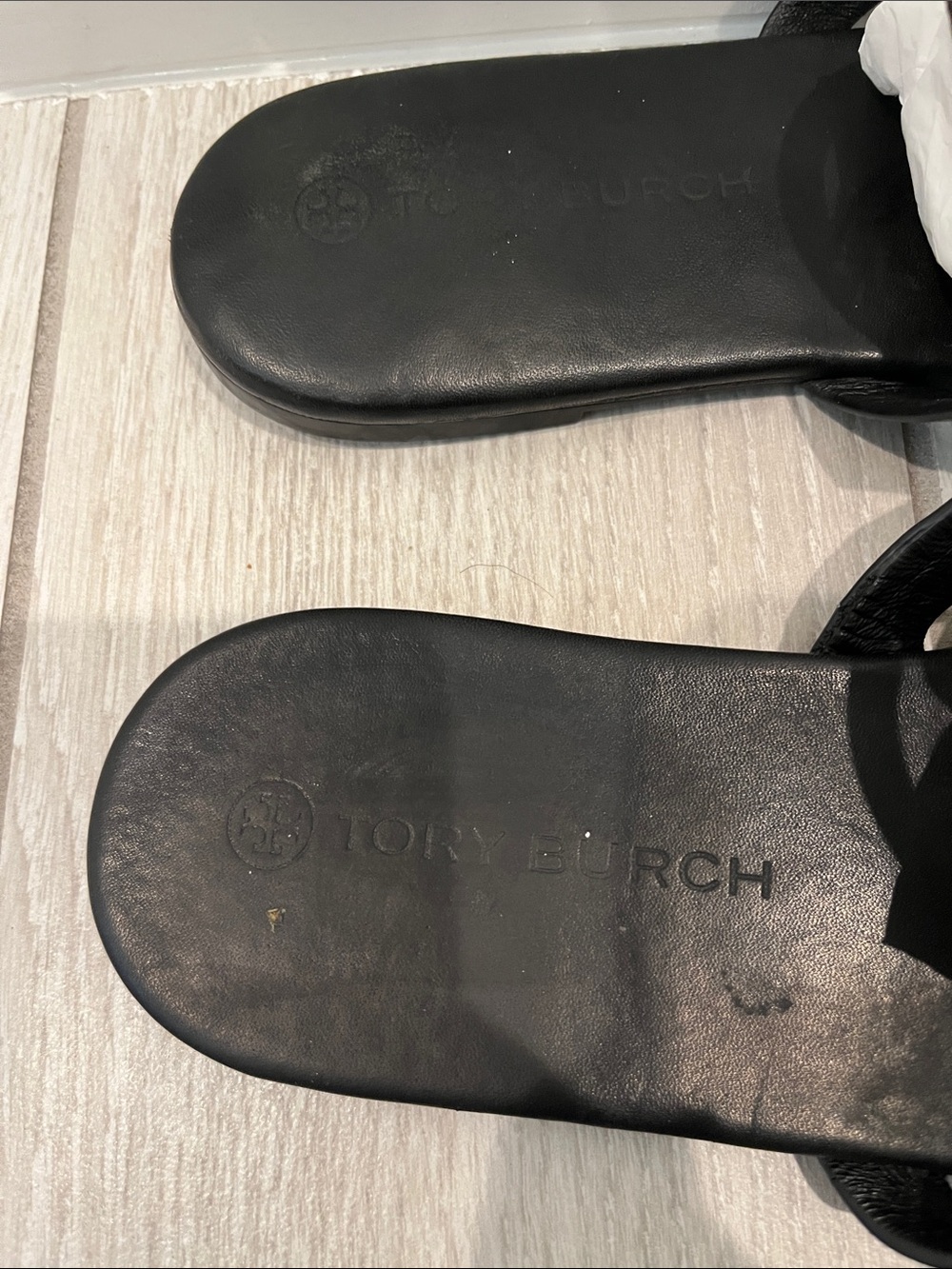Tory Burch Black Leather Logo Thong Sandals - Picture 5 of 6